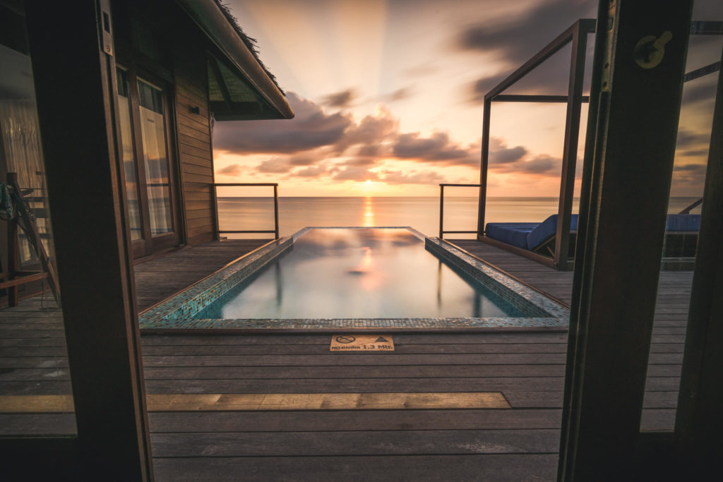 indian-ocean-islands-maldives-malediven-president-villa-pool