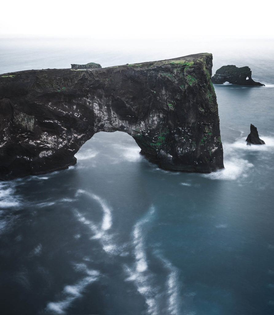 puffins-faroer-inseln-meeresbucht-bay